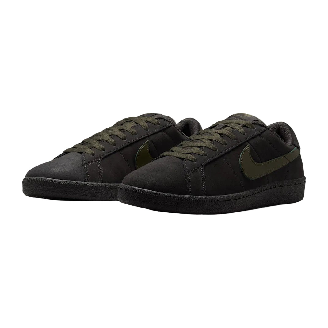Nike スニーカー ブラック/オリーブ Nike SB - Zoom Tennis Classic (Deep Pewter/Medium Olive) – NJ